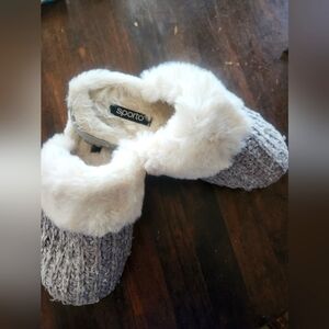 Sporto Knit Slippers with Plush White Trim
